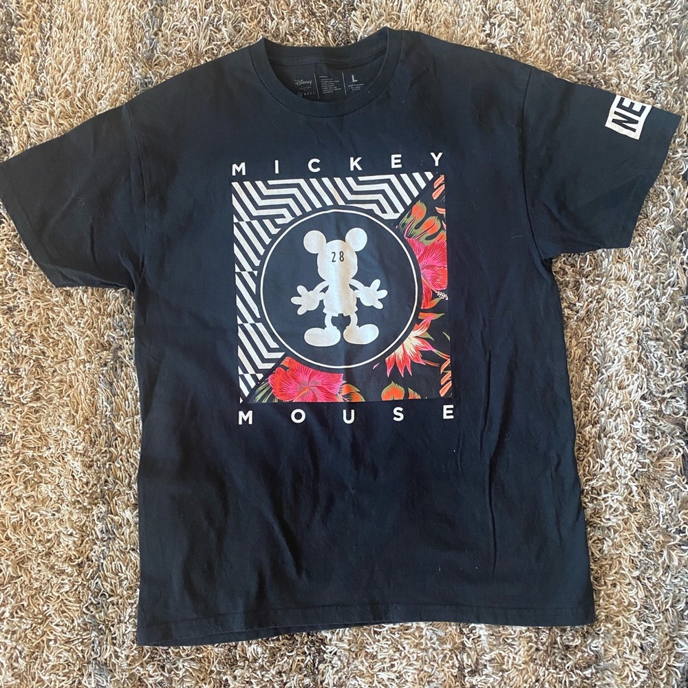 ( 3 for $18) NEFF Disney Men’s Black t-shirt LG